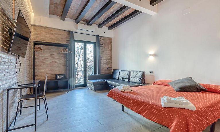 2 Hostal Abrevadero Barcelona Espana Tarifas De Reserva Mas Economicas En Hostal Abrevadero En Barcelona
